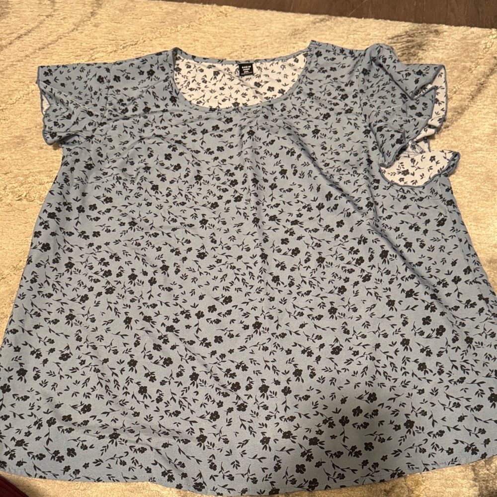 SHEIN Black Floral Pattern Top